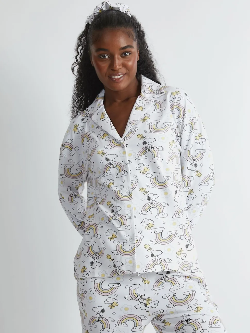 Skinnydip Peanuts x Skinnydip Snoopy Rainbow Print Pyjama Set in Ecru