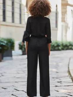 Sosandar jumpsuit met zijStrepen en knoopsluiting aan de voorkant