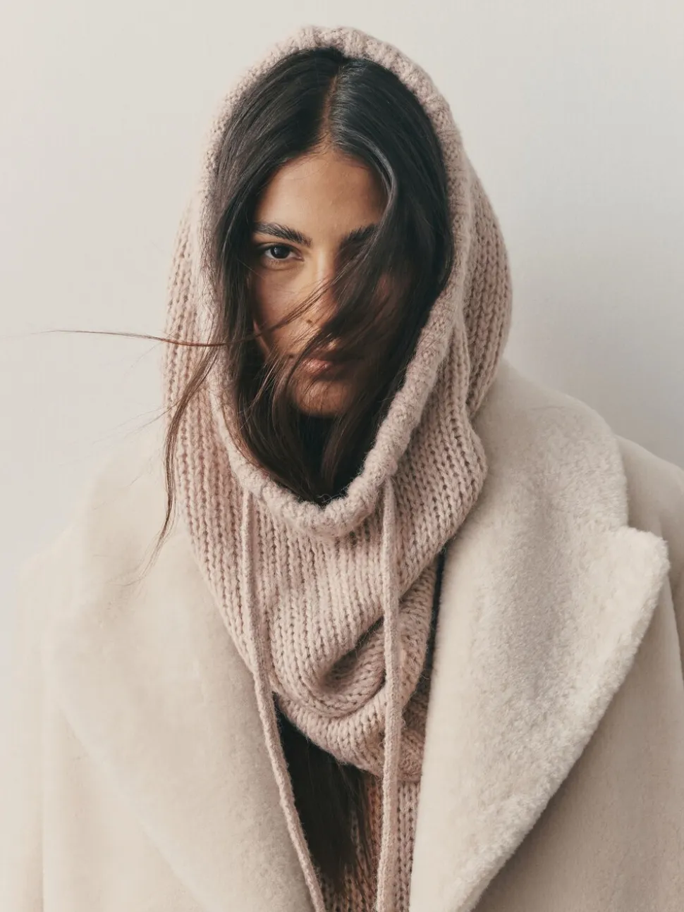 Steenkleurig gemêleerd - Nothing Ordinary Knitted Hooded Snood With Wool