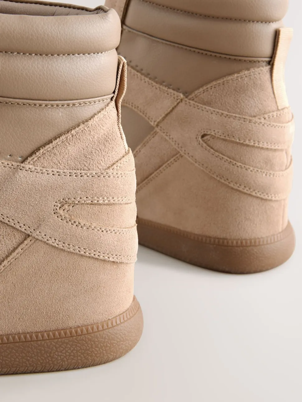 Taupe - Forever Comfort® sneakers met sleehak en veters