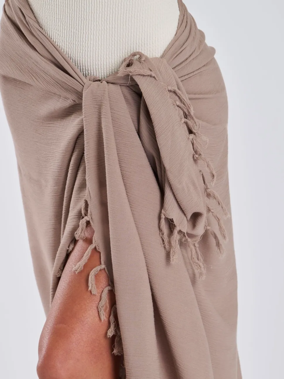 Taupe - South Beach - Gekreukte viscose sarong-tuniek met franje
