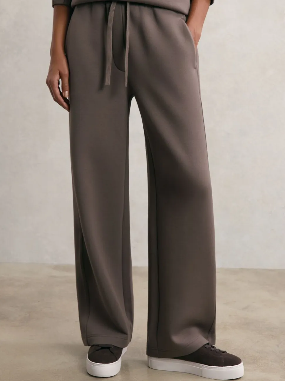 Taupe bruin - Reiss Laney Premium Interlock Wide-Leg Joggers