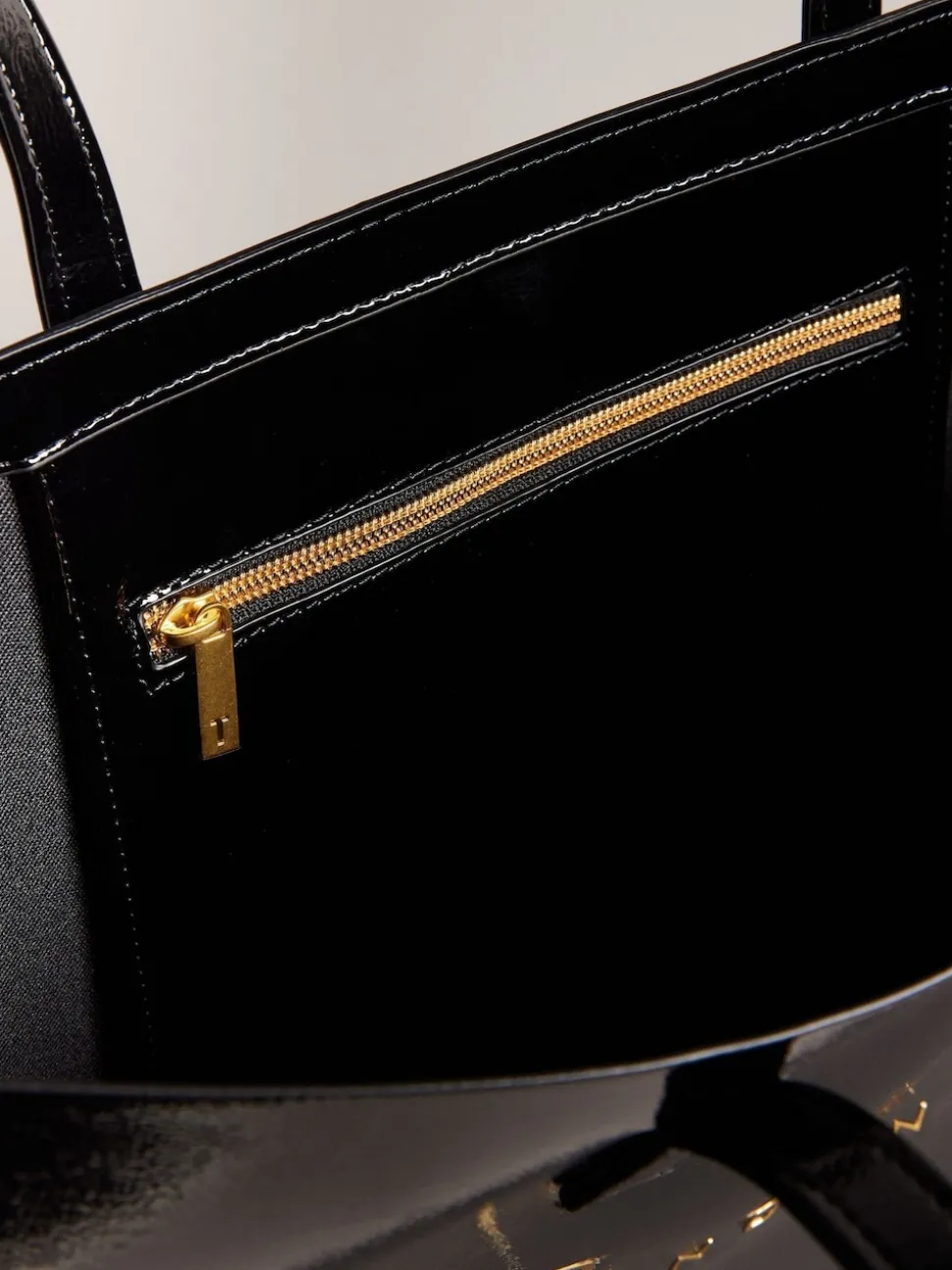 Ted Baker Crikon extra grote iconische tas met kreukeffect
