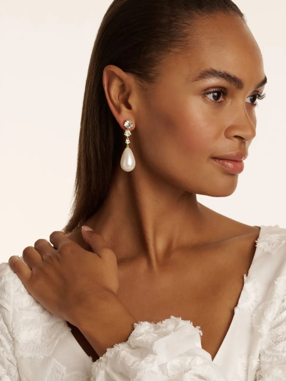 Ted Baker Pearsti: Opvallende oorbellen met kristallen kralen en hangers