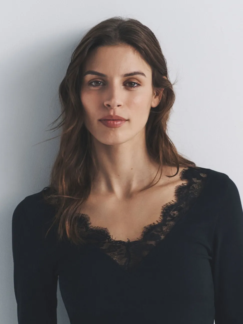 The Set 4 Pack Long Sleeve V-Neck Ribbed Lace Trim T-Shirt