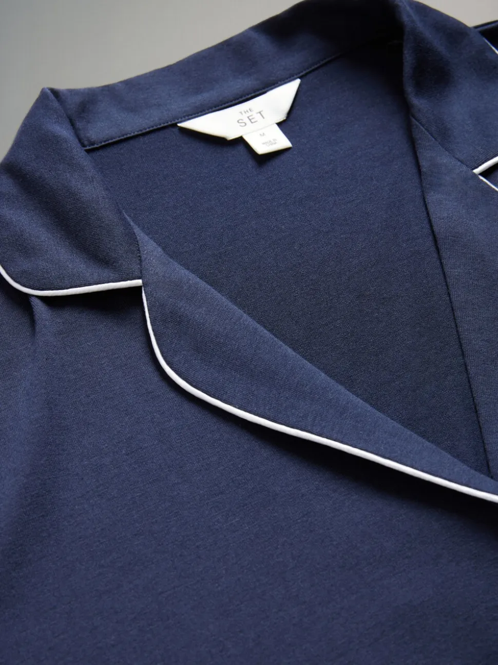 The Set 2 set van pyjama's van polyester-viscose blend met bies en knoopsluiting