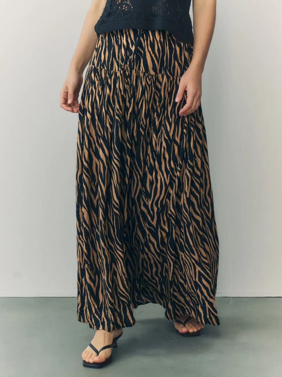 Tijgerprint - Maxirok met getailleerde taille