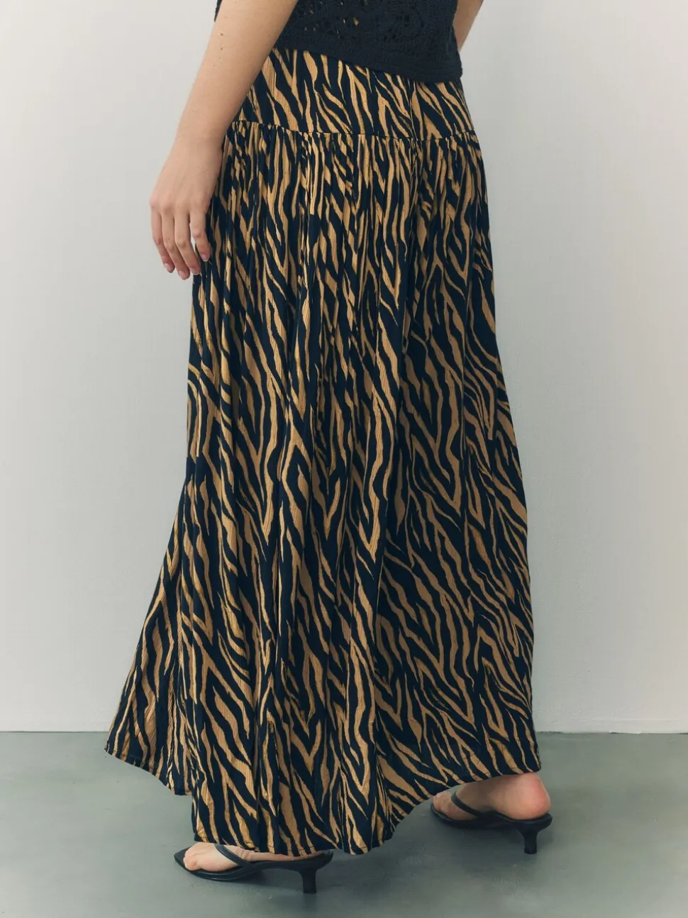 Tijgerprint - Maxirok met getailleerde taille