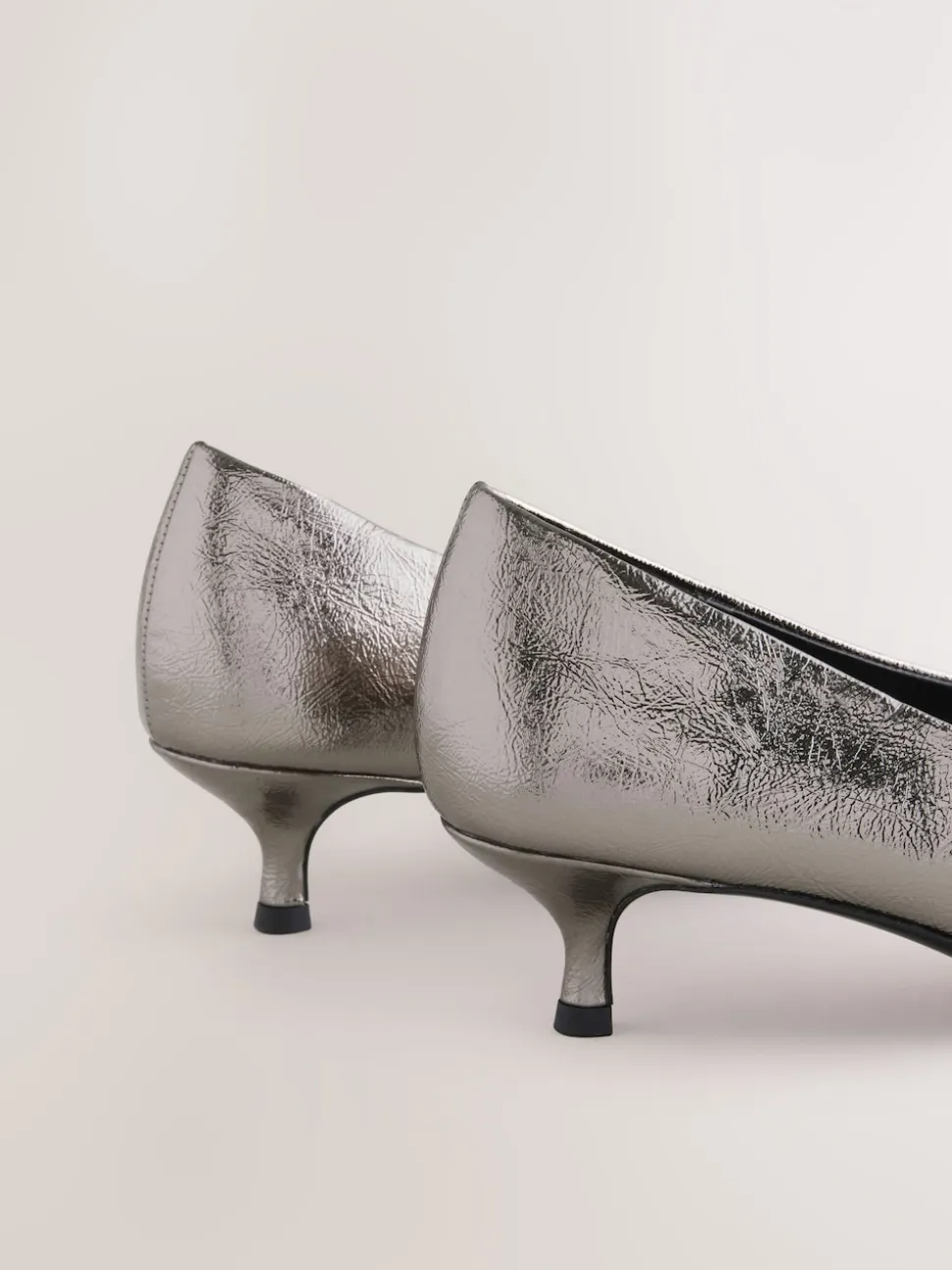 Tin - Puntige lage naaldhakken schoenen