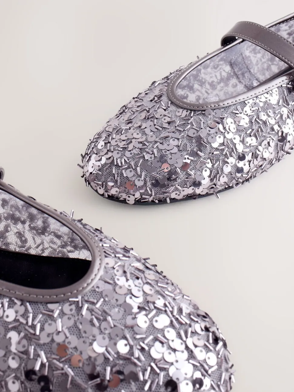 Tinkleurig met lovertjes - Mary Jane-schoenen met versierde pailletten van Forever Comfort®
