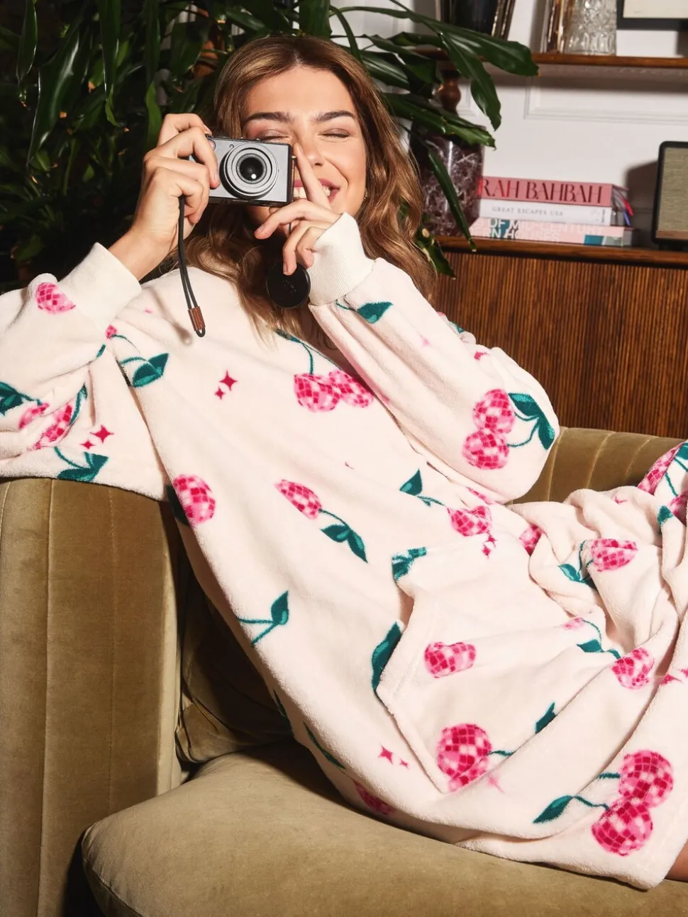 Urban Threads Urban Threads Cream Disco Cherries Fleece Blanket Hoodie