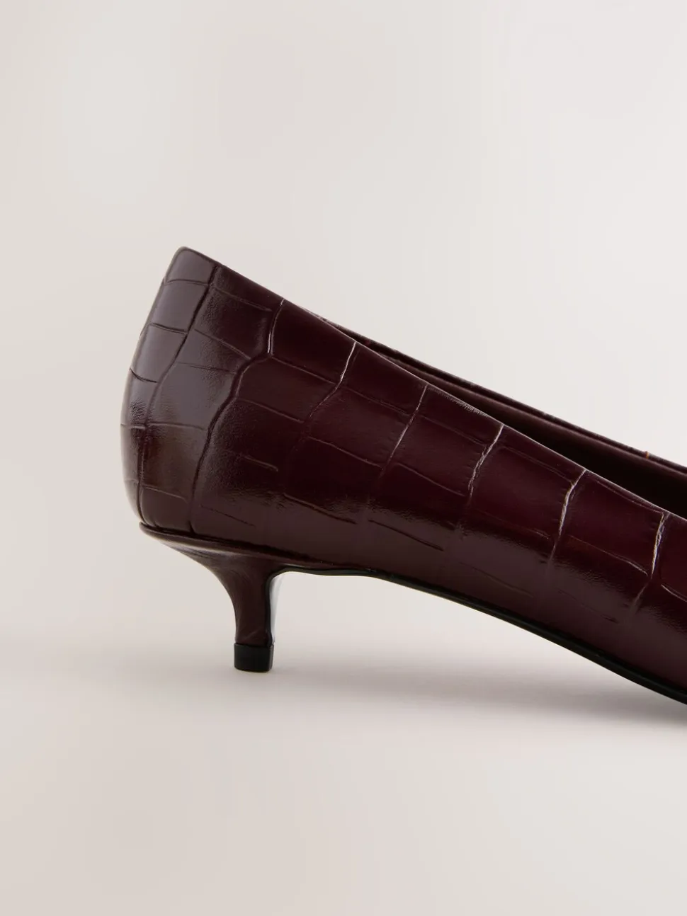 Wijn - Forever Comfort® Leather Point Toe Heels