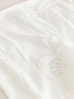 Wit - Broderie Shell Shorts
