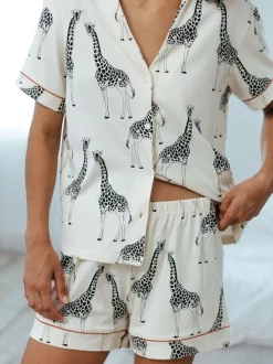 Wit - Chelsea Peers pyjamaset met korte broek en giraffenprint van katoen