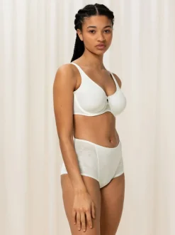 Wit - Triumph Wild Rose Sensation - Minimaliserende Beha met Beugel