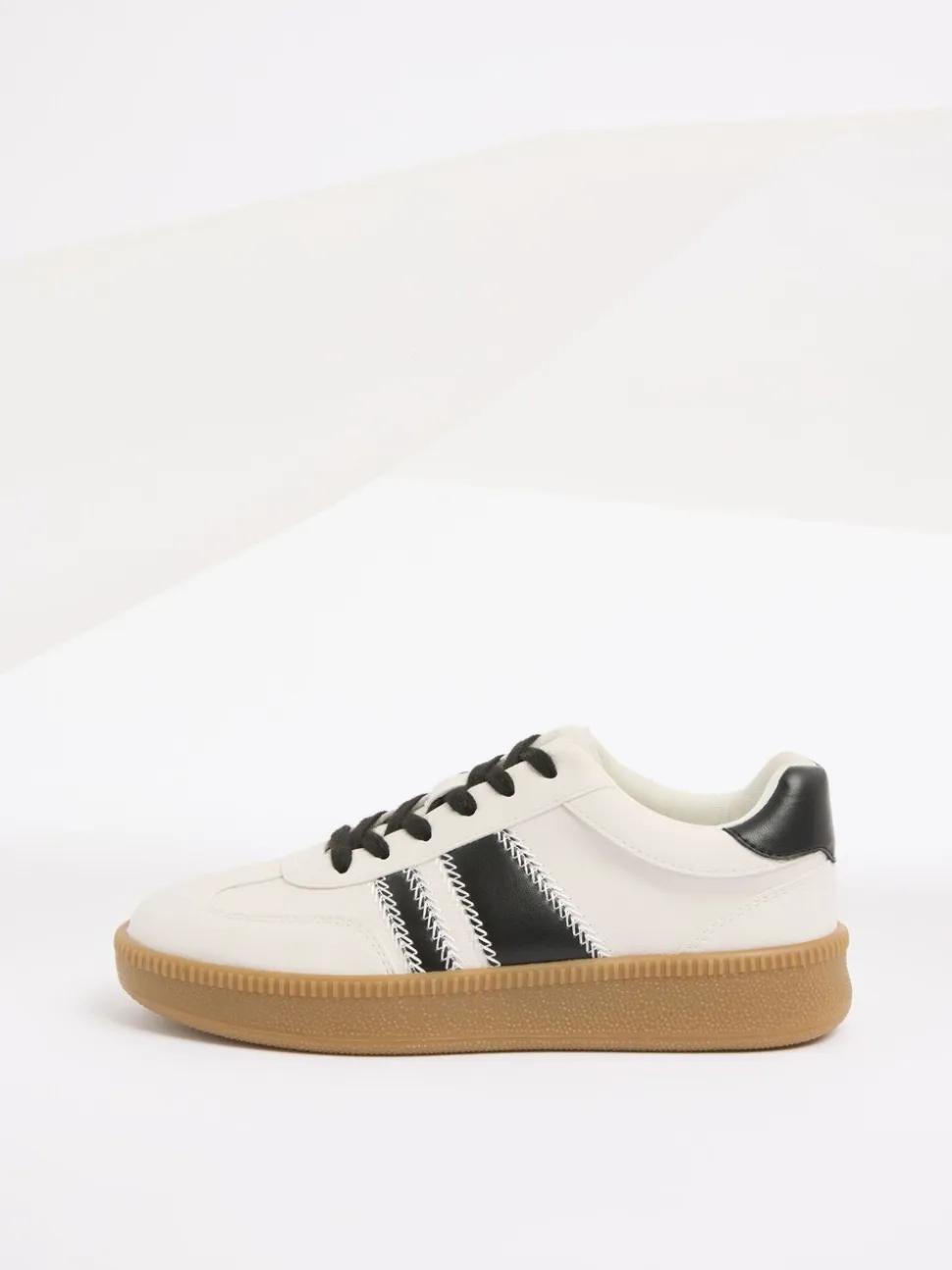 Wit/zwart - Friends Like These Lace Up Retro Gumsole Sports Trainers