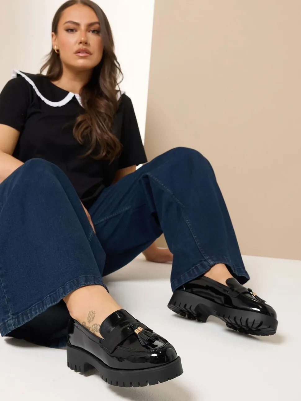 Yours Curve - Wijde lakleren loafers met kwastjes