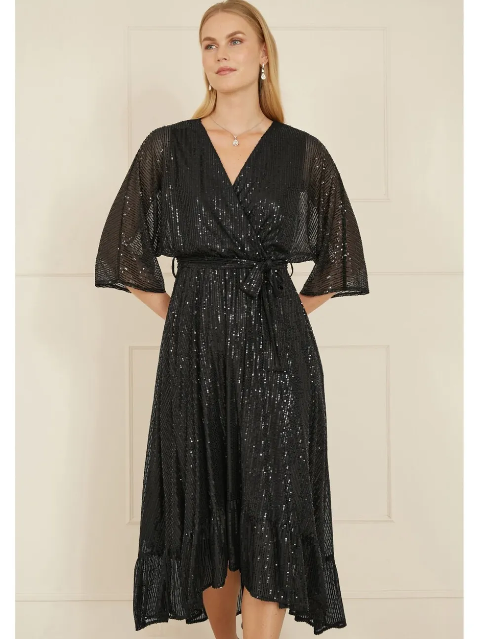 Yumi Midi wikkeljurk met kimono en pailletten