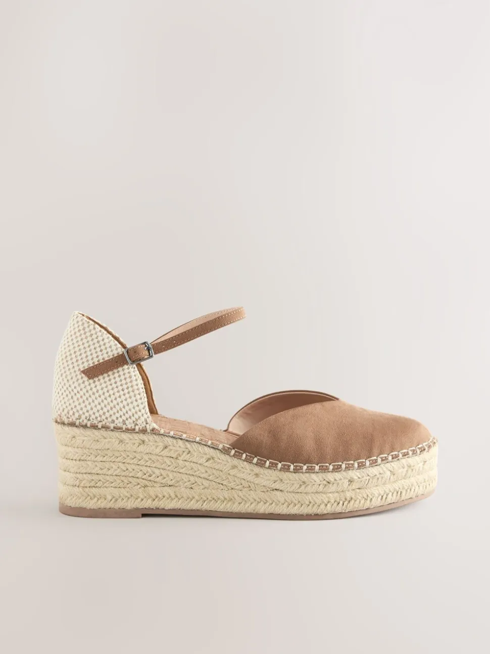 Zand - Espadrilles met sleehak en plateauzool met gesloten neus