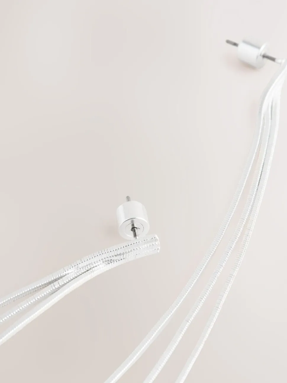 Zilverkleurig - Oorbellen met glinsterende hangers