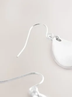 Zilverkleurig - Oorhangers met bloemblad