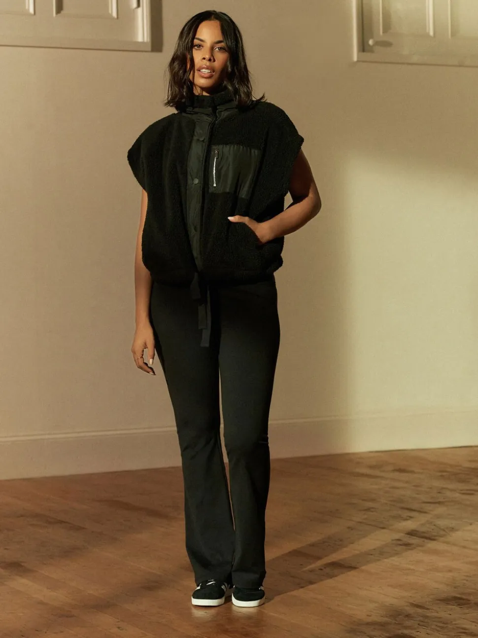 Zwart - Actieve flared legging met tailleoverslag
