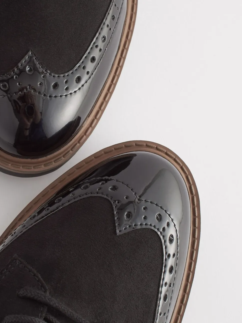Zwart - Brogue Lace Up Chunky Sole Shoes