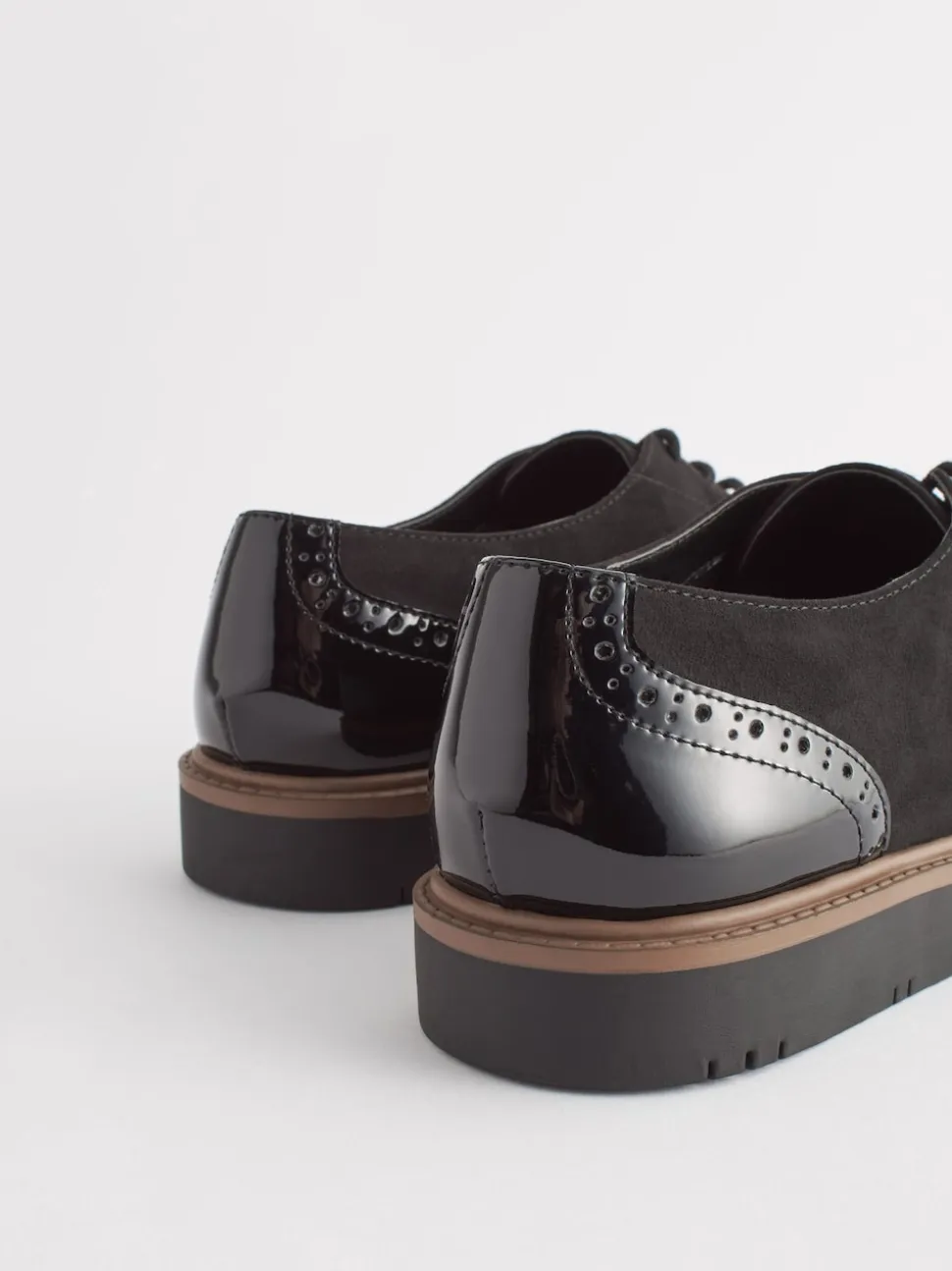 Zwart - Brogue Lace Up Chunky Sole Shoes
