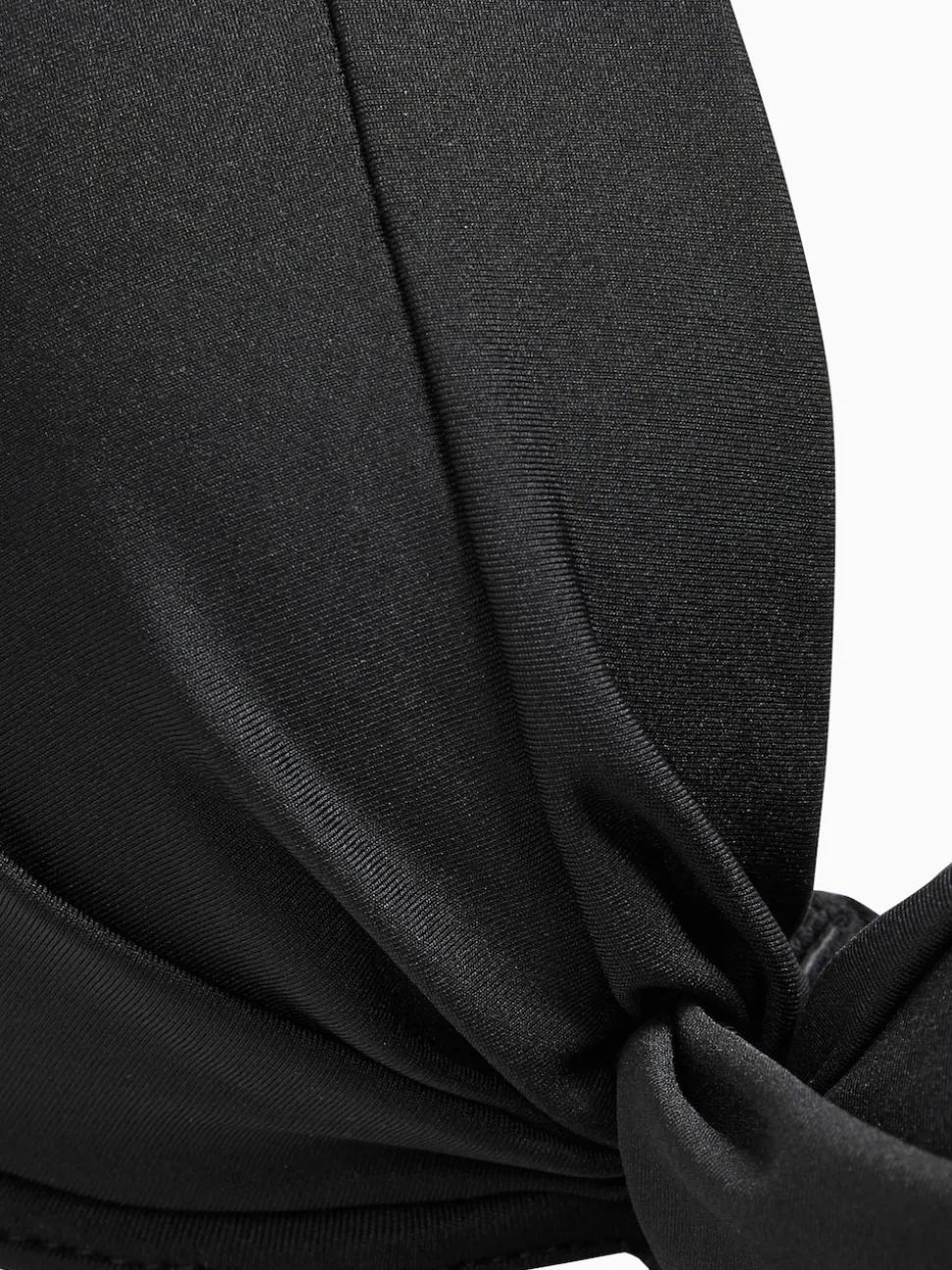 Zwart - Buikcorrigerende bikinitop met vulling en beugel