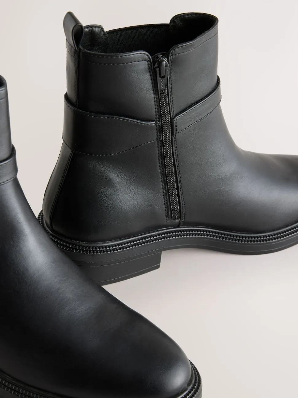 Zwart - Chelsea Boots met gesp