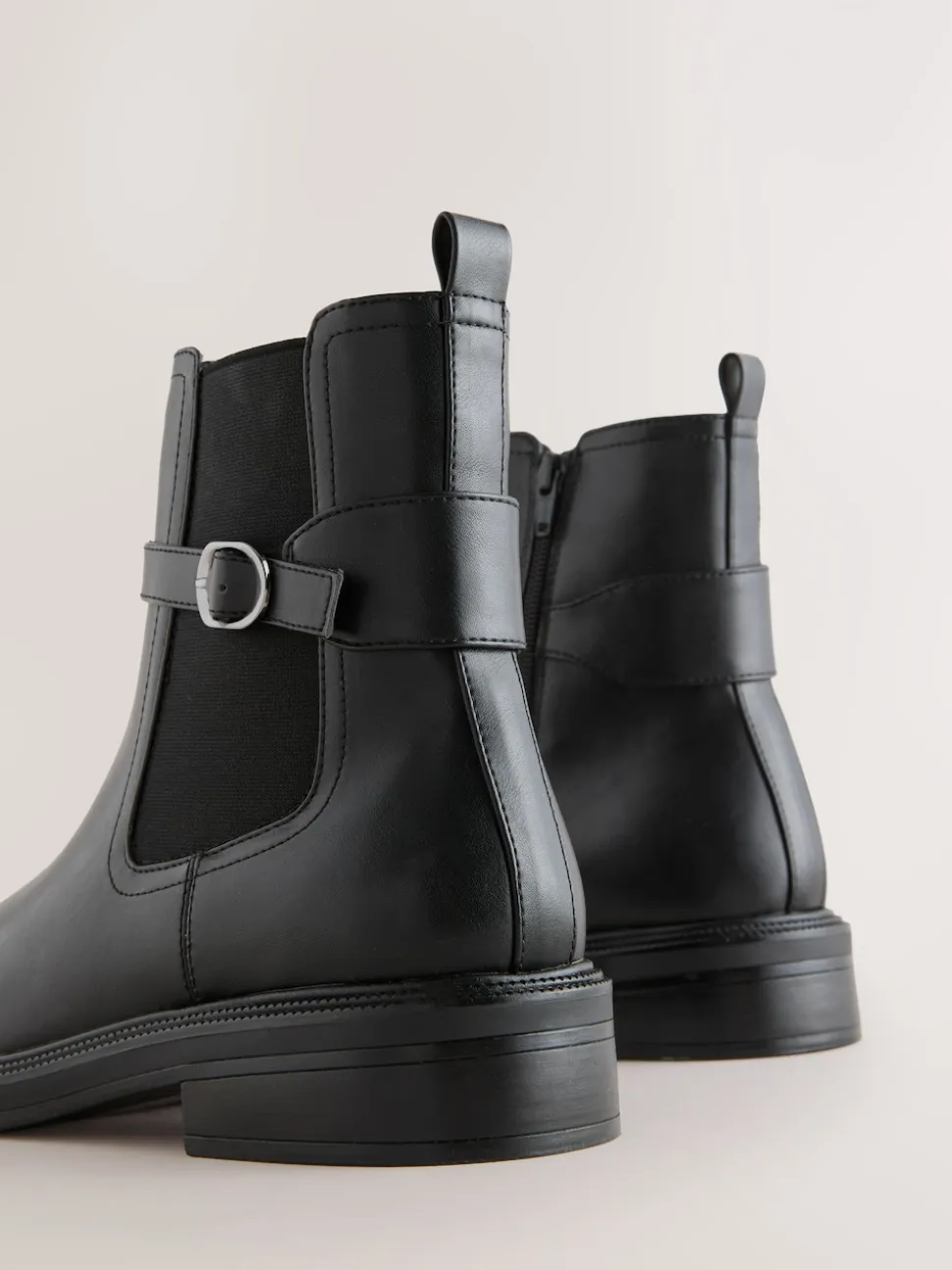 Zwart - Chelsea Boots met gesp