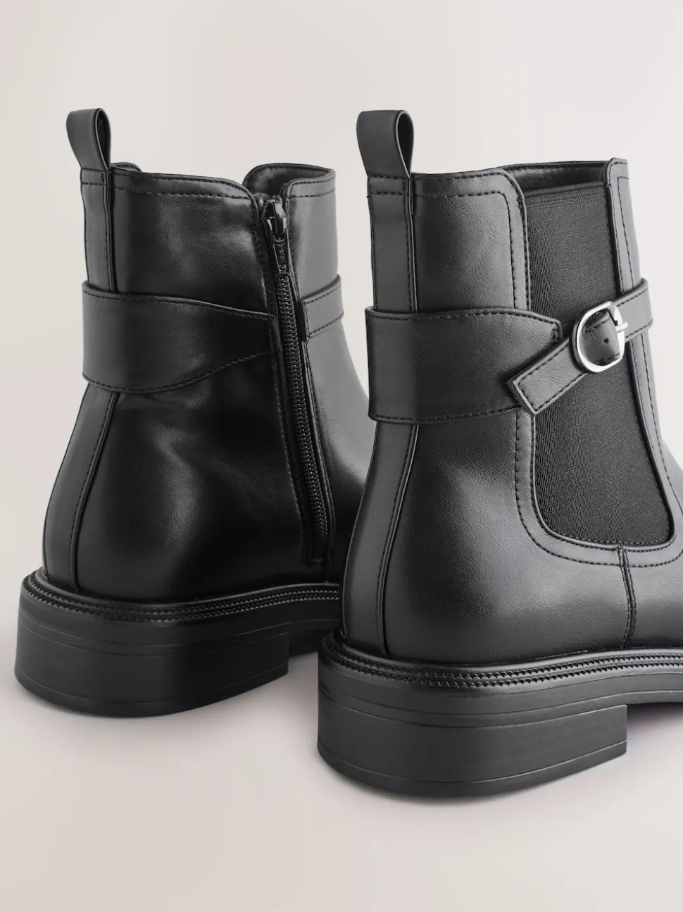 Zwart - Chelsea Boots met gesp