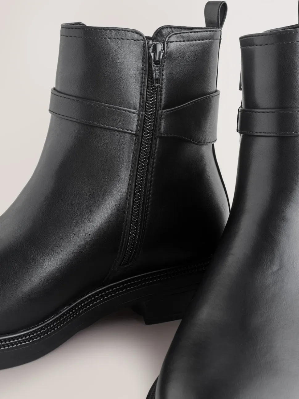 Zwart - Chelsea Boots met gesp