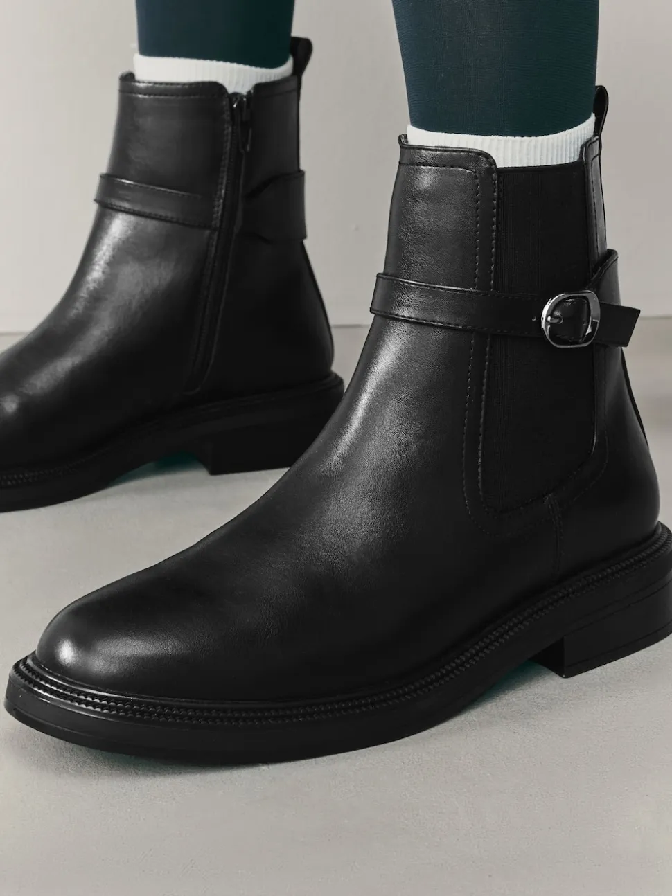 Zwart - Chelsea Boots met gesp