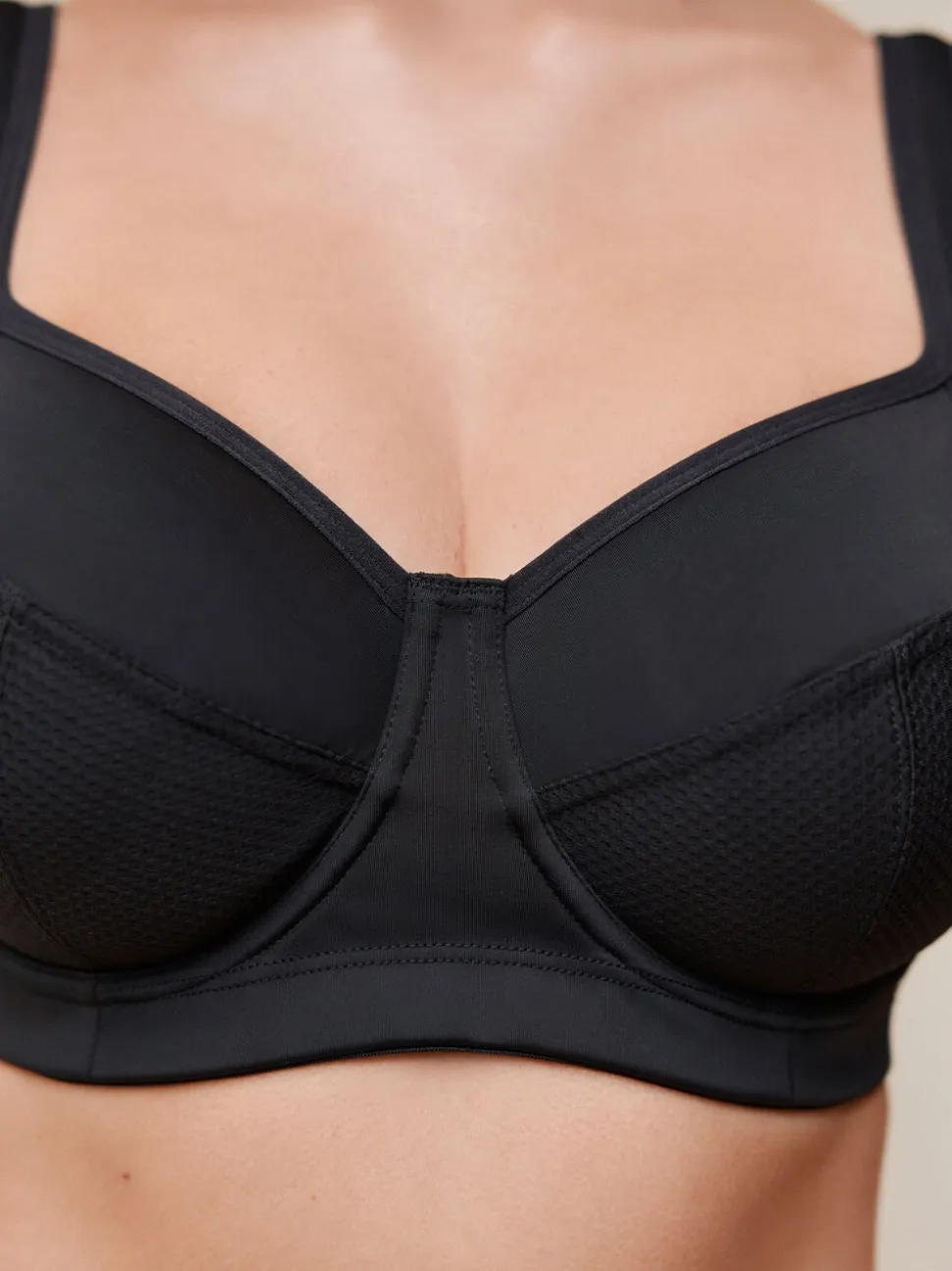 Zwart - DD+ Non Pad Full Cup Dry Tech High Impact Sports Bra
