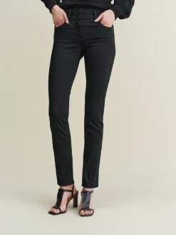 Zwart - Figuurvormende slim jeans