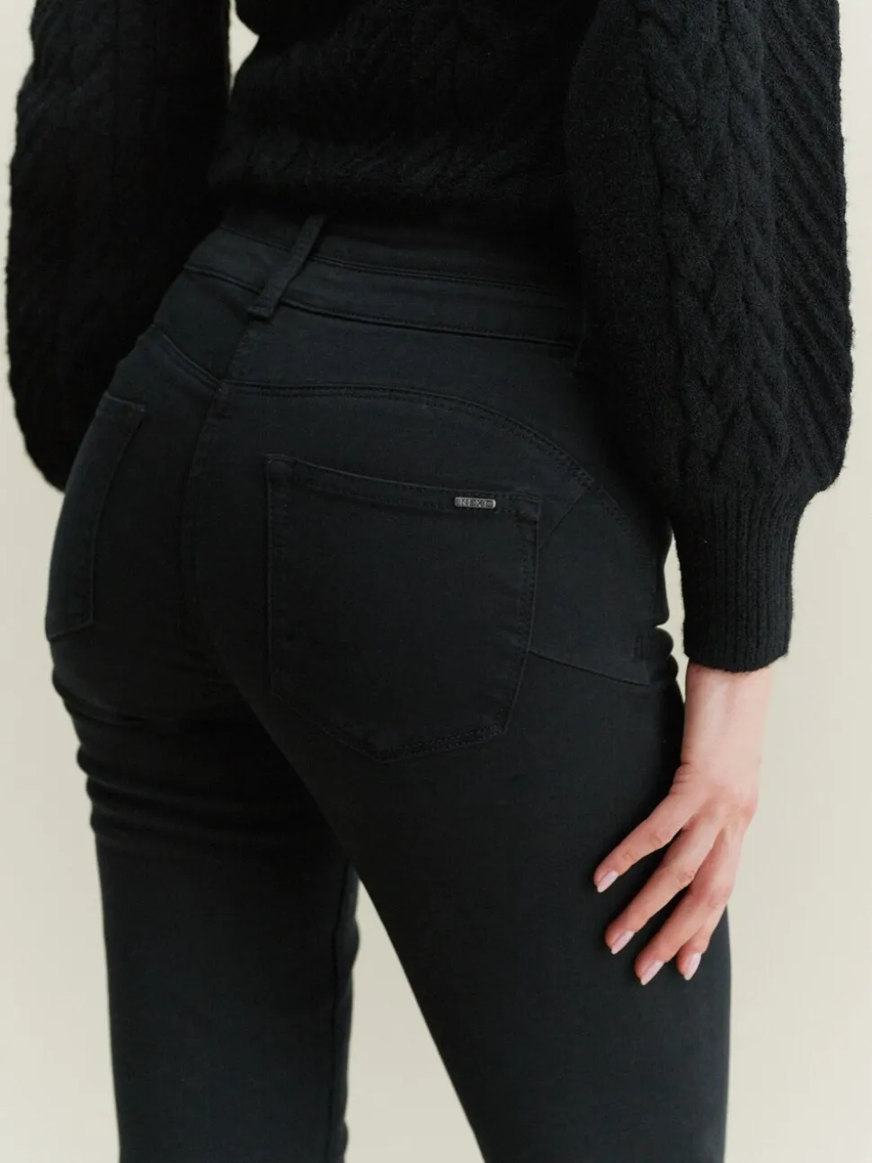 Zwart - Figuurvormende slim jeans