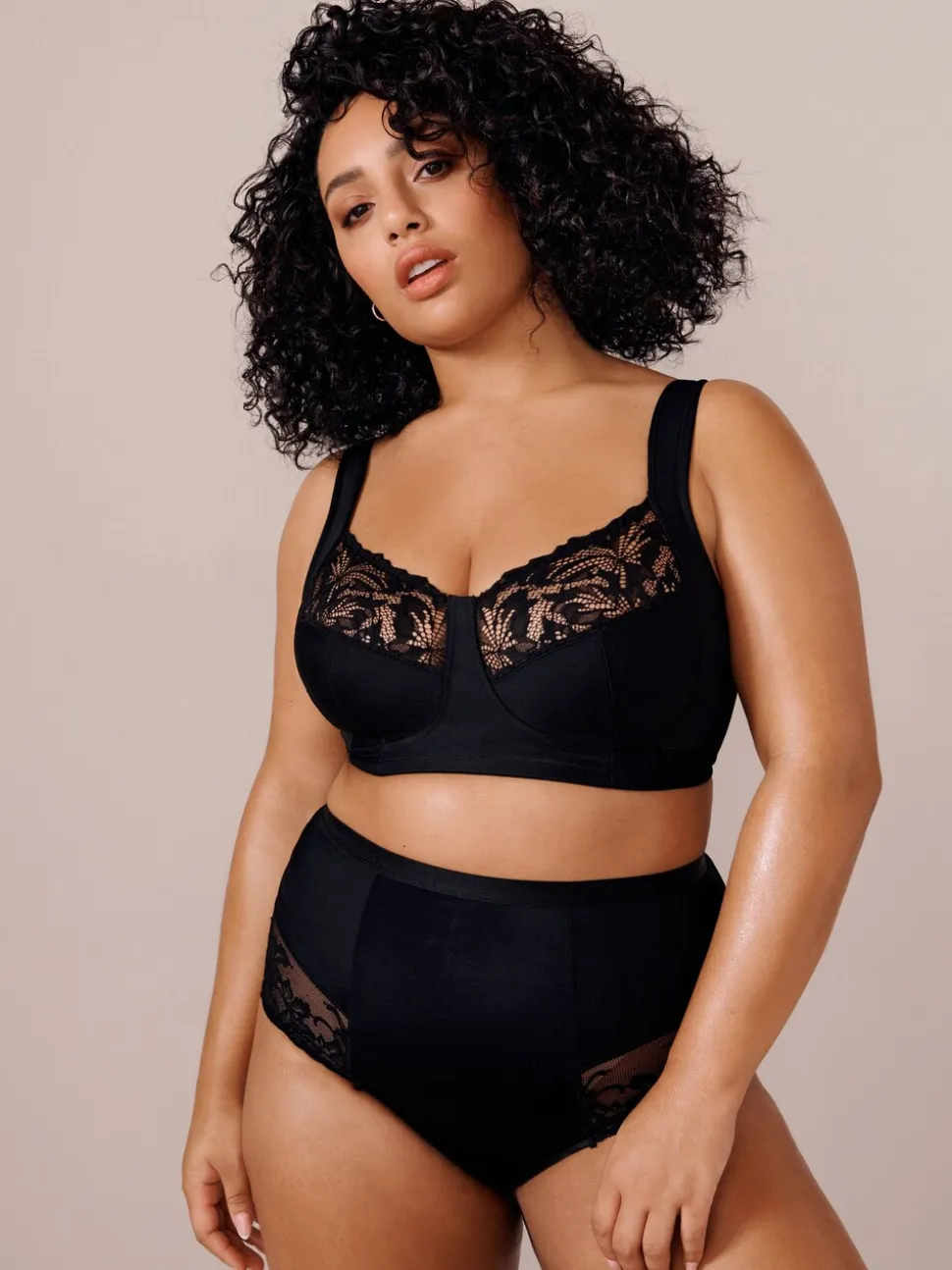 Zwart - F-K cup beha met ultiem comfort, gewatteerde bandjes, zonder vulling, zonder beugel en met zijsteun