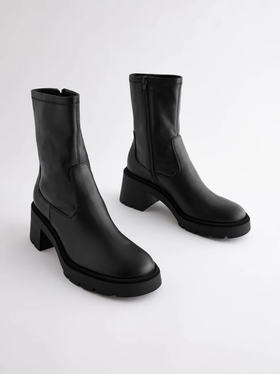 Zwart - Forever Comfort® - Enkellange soklaarzen met grove zool