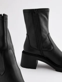 Zwart - Forever Comfort® - Enkellange soklaarzen met grove zool