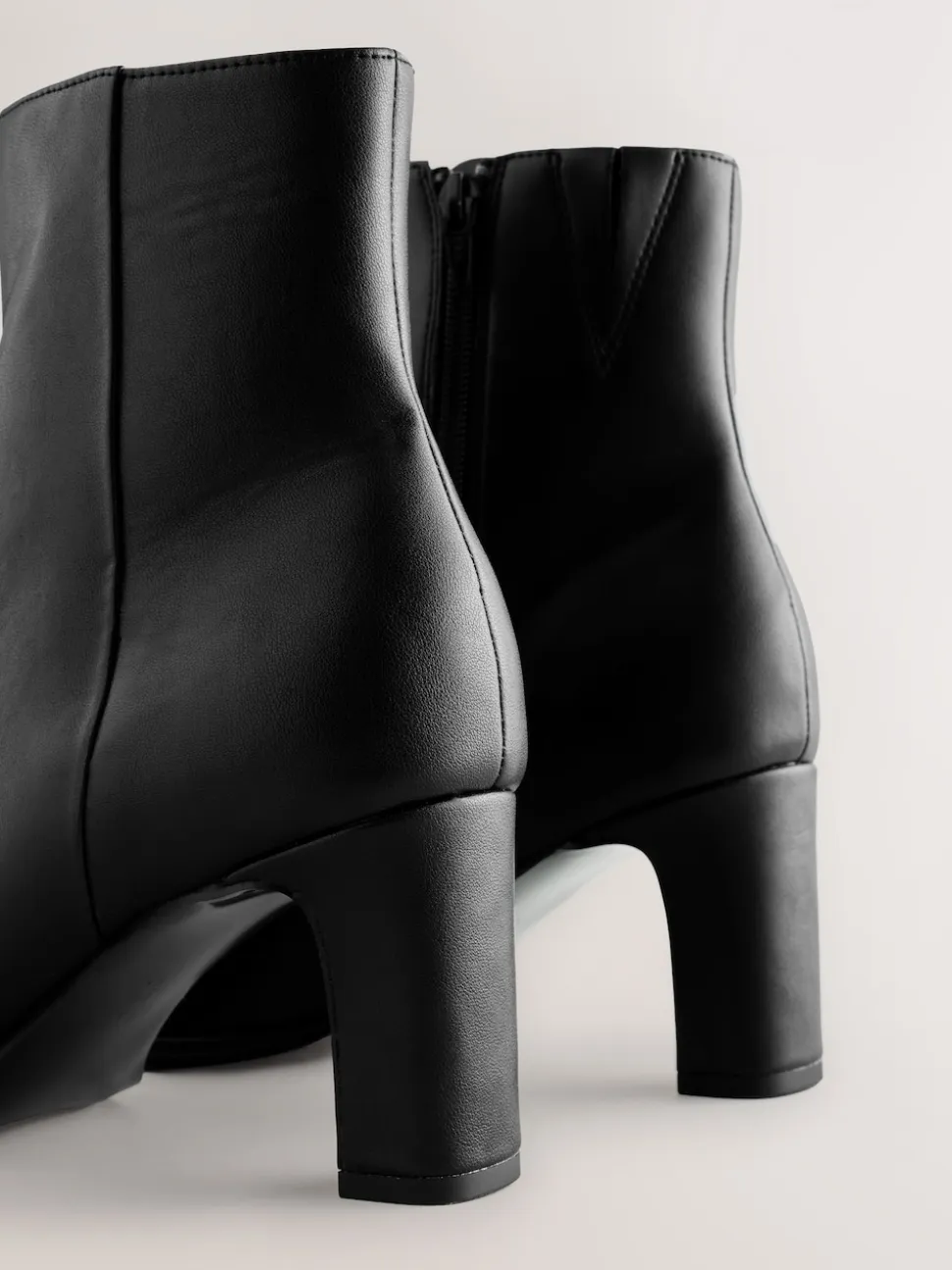 Zwart - Forever Comfort® - Enkellaarzen met blokhak