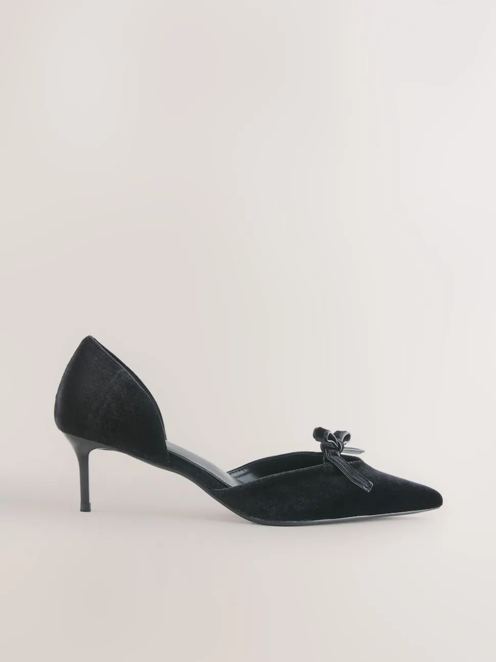 Zwart - Forever Comfort® - Fluwelen tweedelige hakken met strik en spitse neus