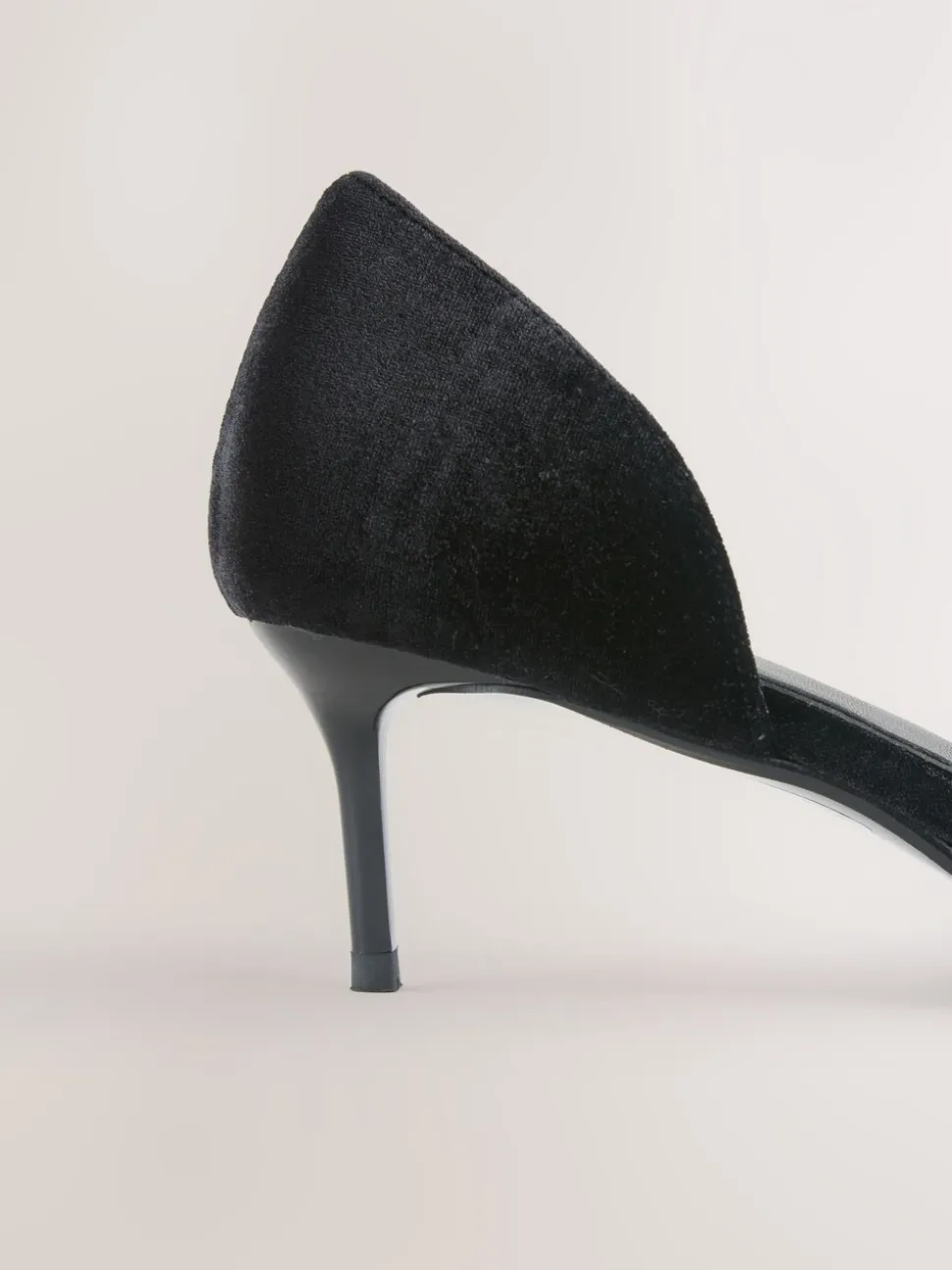 Zwart - Forever Comfort® - Fluwelen tweedelige hakken met strik en spitse neus