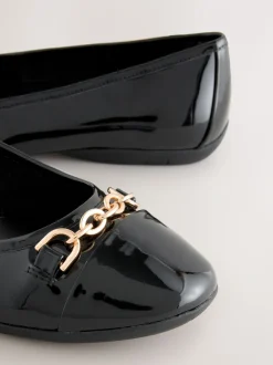 Zwart - Forever Comfort® ballerina's met ketting en hardware