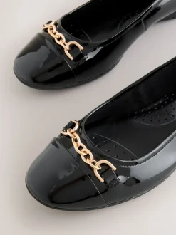 Zwart - Forever Comfort® ballerina's met ketting en hardware