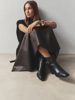 Zwart - Forever Comfort® Buckle Trim Block Heel Ankle Boots