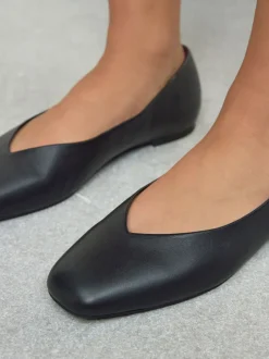 Zwart - Forever Comfort® Leather Square Toe Ballerina Flats