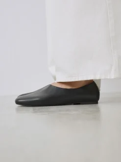 Zwart - Forever Comfort® Leather Hight Cut Ballet Flats