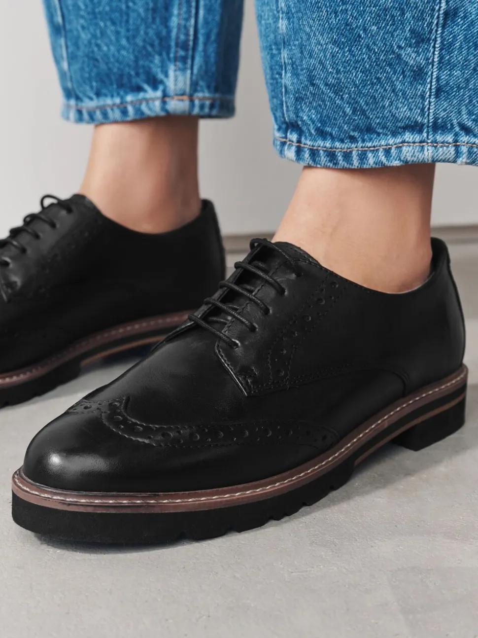 Zwart - Forever Comfort® Leather Brogue Detailing Chunky Sole Lace-Up Shoes