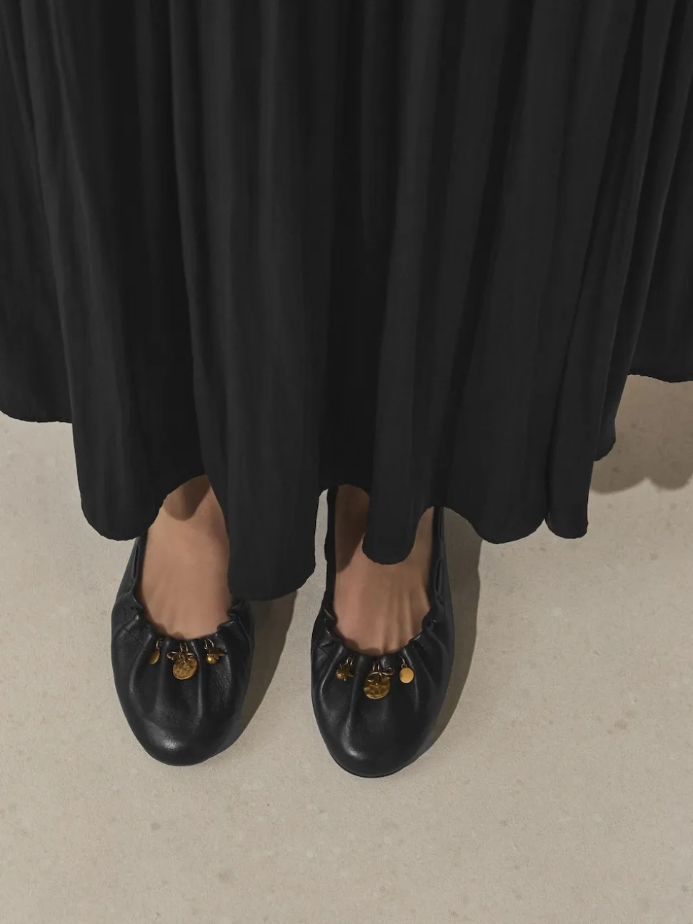 Zwart - Forever Comfort® Leather Ruched Charm Ballet Flats